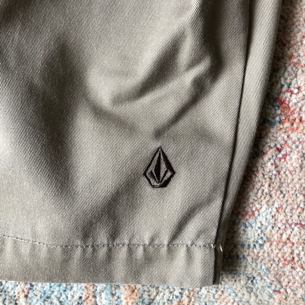 Volcom Shorts - Picture 4 of 4